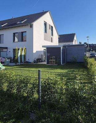 Garten Ansicht mit Haus 