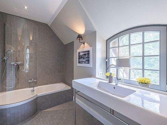 Vollbad im Obergeschoss - Ferienhaus.jpg