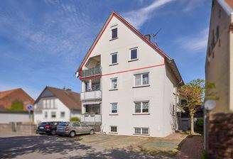 Außenansicht mit Stellplatz