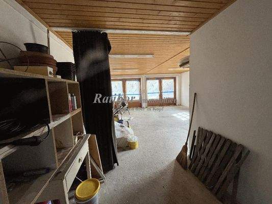 Platz für z.B. Anhänger