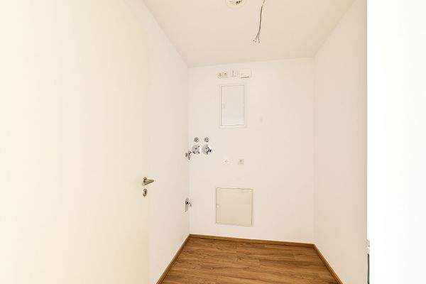 Leo III N 6.2. Haushaltsraum mit Waschmaschinenans