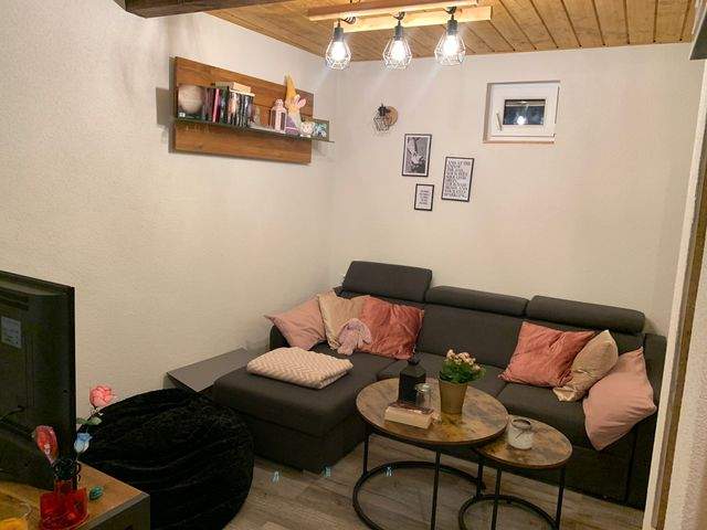 Nachmieter für Moderne kleine 2 Raum Wohnung mit Einbauküche Kirchberg ab sofort gesucht - Foto 2