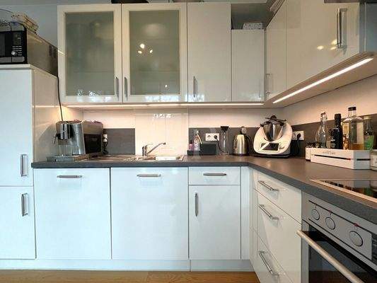 moderne Einbauküche - zeitlos und elegant