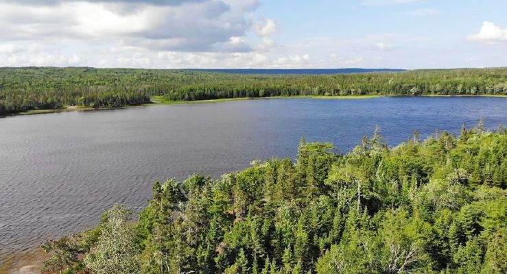 Cape Breton - Third Lake - Wunderschönes See-Uferg