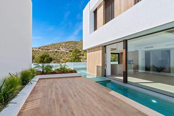 19. Venecia IV - POOL CHILL OUT