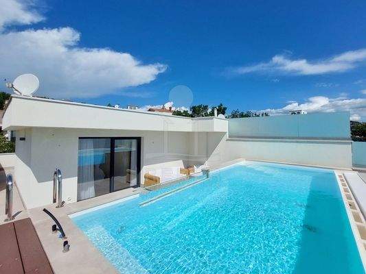 Der Infinity-Pool mit Meerblick ist ein Highlight