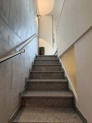 Treppe zum Wohnbereich