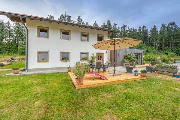 Ansicht Eingang und Terrasse