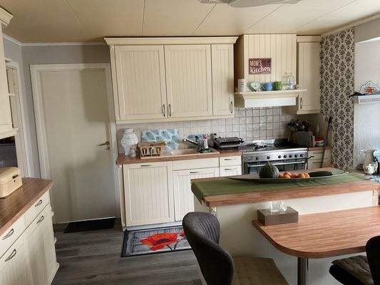 Wohnküche mit Vorratsraum