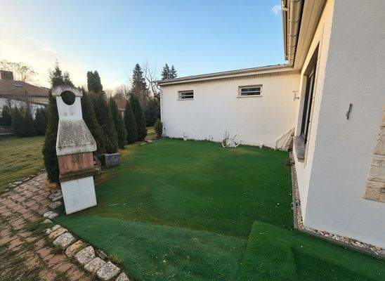 Grundstück Rückseite Grillecke