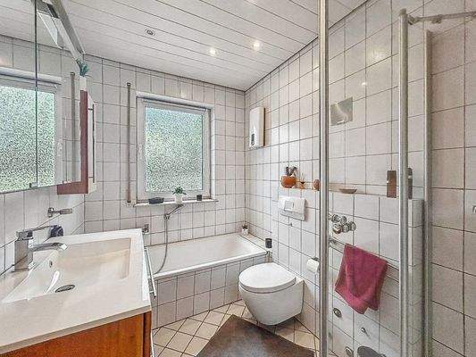 Badezimmer Ansicht I