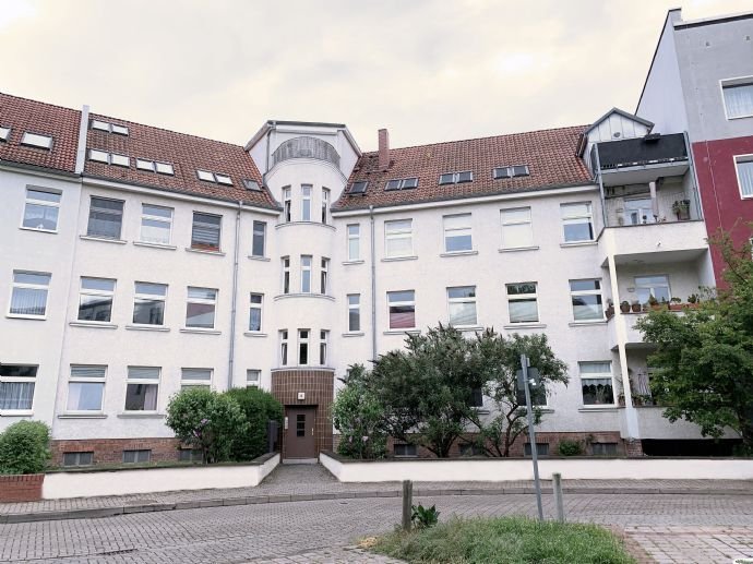 Großzügige 2-Raum Altbauwohnung mit Balkon in der Alten Neustadt