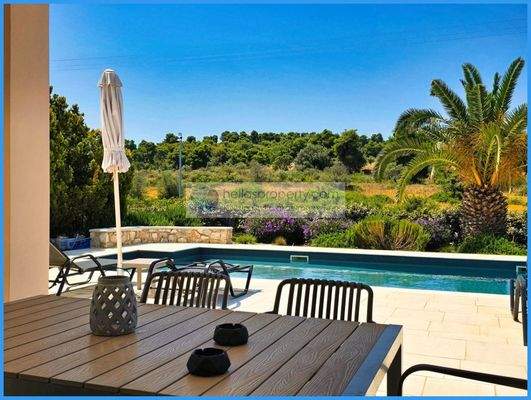 904f4764e90d4b8b839f4b70055b450b-original