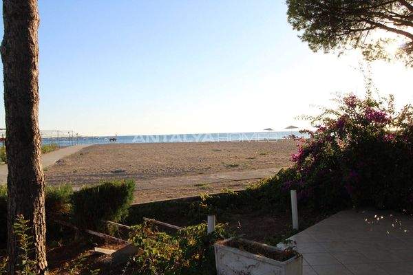 3-Bedroom House in a Seafront Complex in Antalya Manavgat