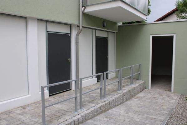 Kellerabteil und Fahrradraum.JPG