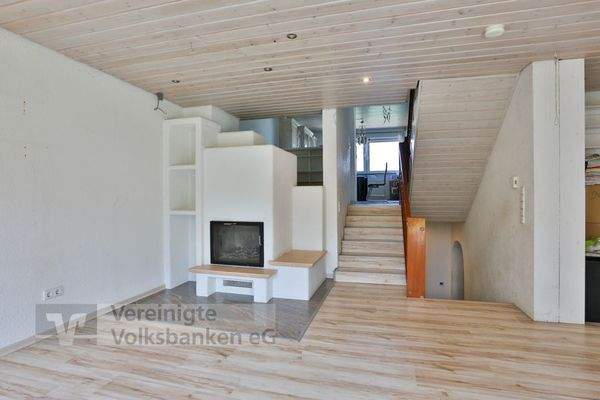 EG-Kamin-Treppenhaus