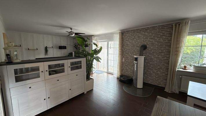 Wohn- und Esszimmer mit Kaminofen