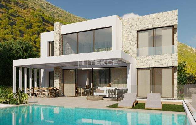 Newly-Built Detached Villas with Sea Views in Mijas