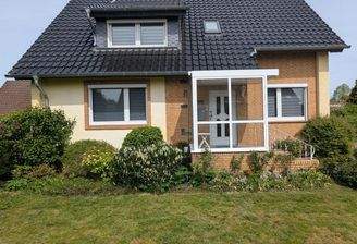 Hausansicht von der Straße
