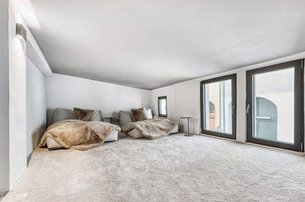 Galerie-Ebene mit Lounge-Betten