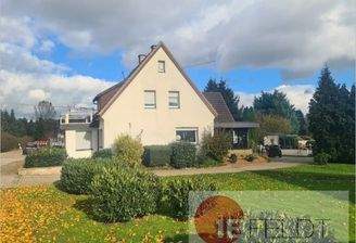 Seitenansicht von der Straße