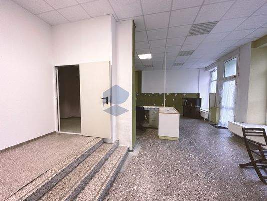 Erhöhung zu den Hinterräumen