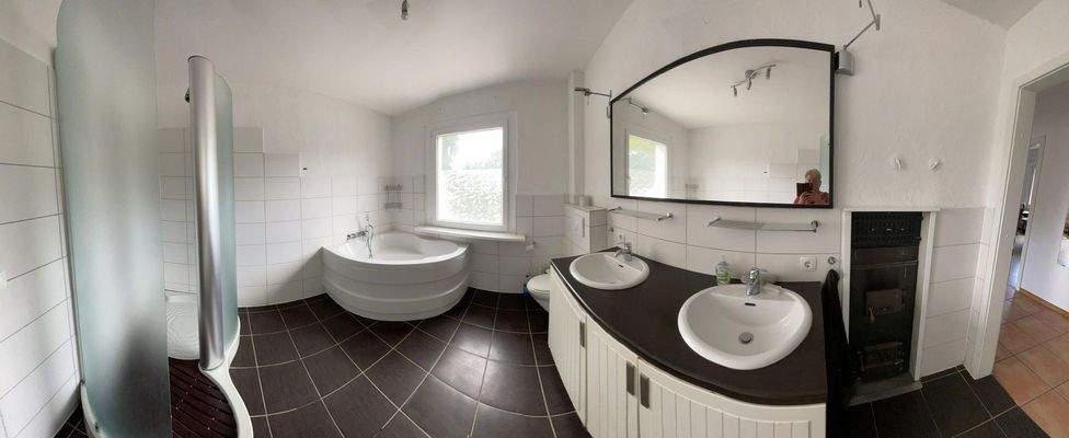 EG Bad (früher Küche)