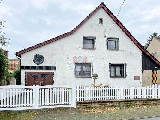 Straßenansicht Wohnhaus