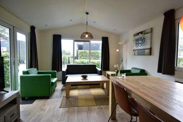 Chalet Bad Hoophuizen Wohnzimmer  09