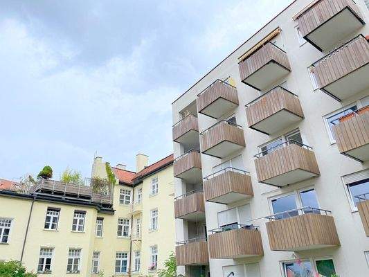Hausteil im Hof mit der Wohnung