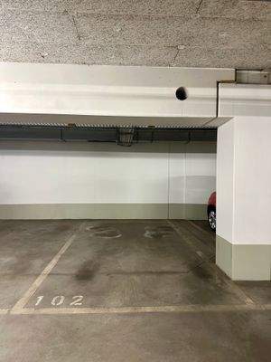 Tiefgaragenstellplatz.jpg