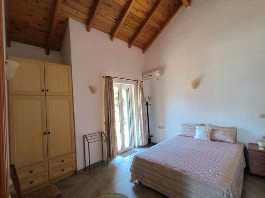 Kreta, Varipetro: Traditionelle Villa in der Nähe von Chania zu verkaufen