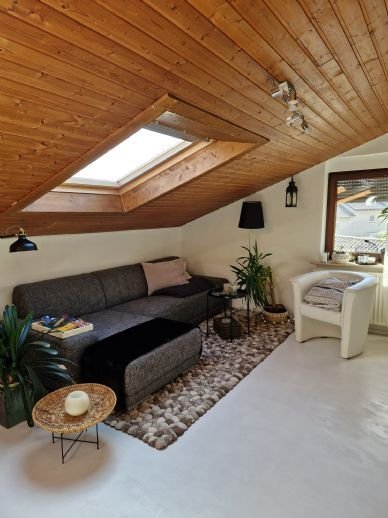Freundliche 2-Zimmer-Wohnung mit Balkon und EinbaukÃ¼che in Ingersheim