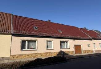 Haus mit Einfahrt
