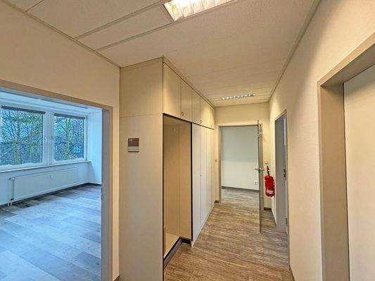 Zugang zu großen Büroräumen