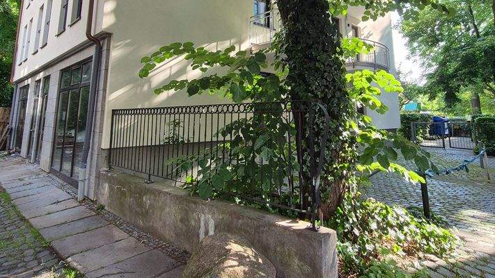 Eingangsbereich Büro- / Ladenfläche, Zugang zur Fläche ist ebenerdig