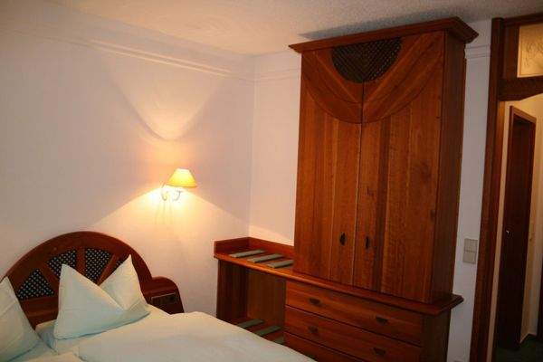 Zimmer und Möblierung