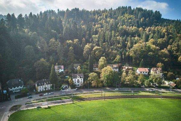 Drohne Über dem Haus 4.jpg