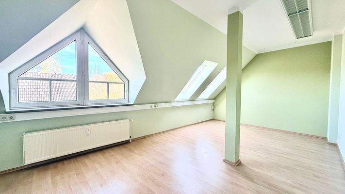 Helle Dachgeschoss-Einheit