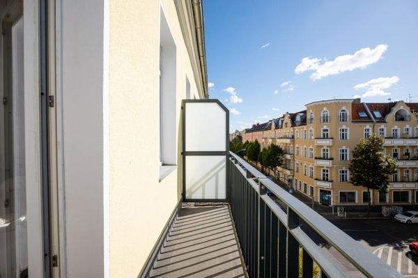 Balkon mit optionaler Abtrennung - von beiden Zimmern begehbar