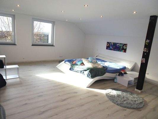 Schlafzimmer im OG (als Wohnz. ELW mögl)