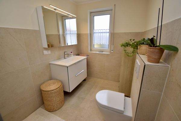 Obergeschoss - Badezimmer Bild 1