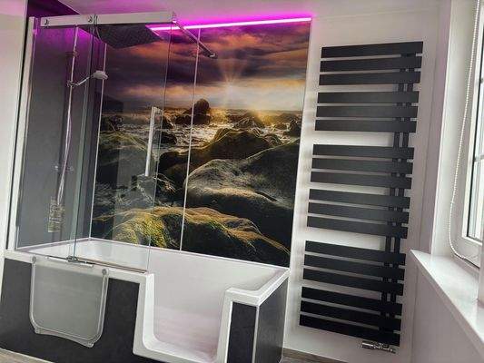 Badewannen-Duschkombination