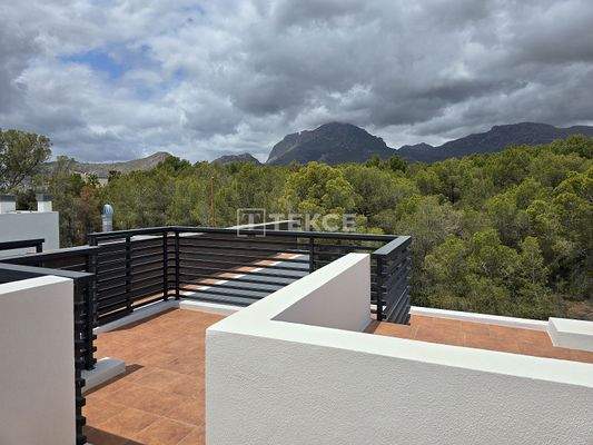 Villas Close to the City and the Beach in La Nucia Alicante