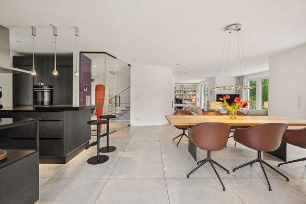 Essbereich mit offener Küche