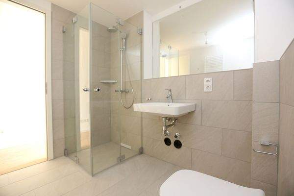 Markenbad mit Dusche