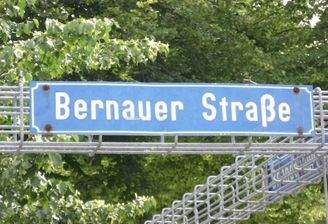 Straßenschild Bernauerstr.