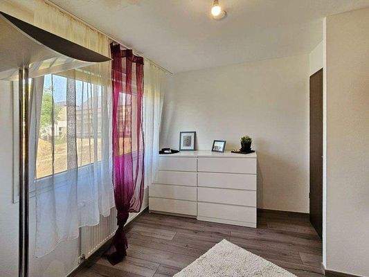 Arbeits- oder Kinderzimmer