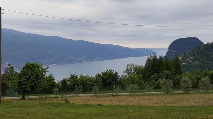 Baugrund mit Seeblick