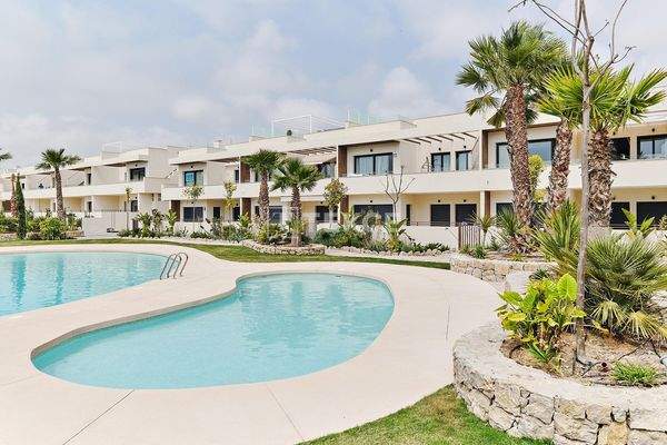 Flats Close to Sea in Innovative Residential Project in Torrevieja